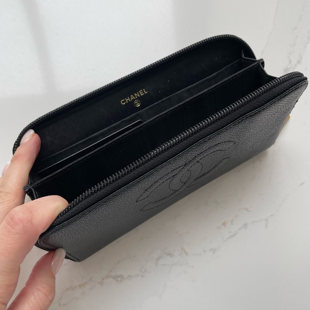 Chanel Black Quilted Caviar Zip Wallet - Picture 5 of 6